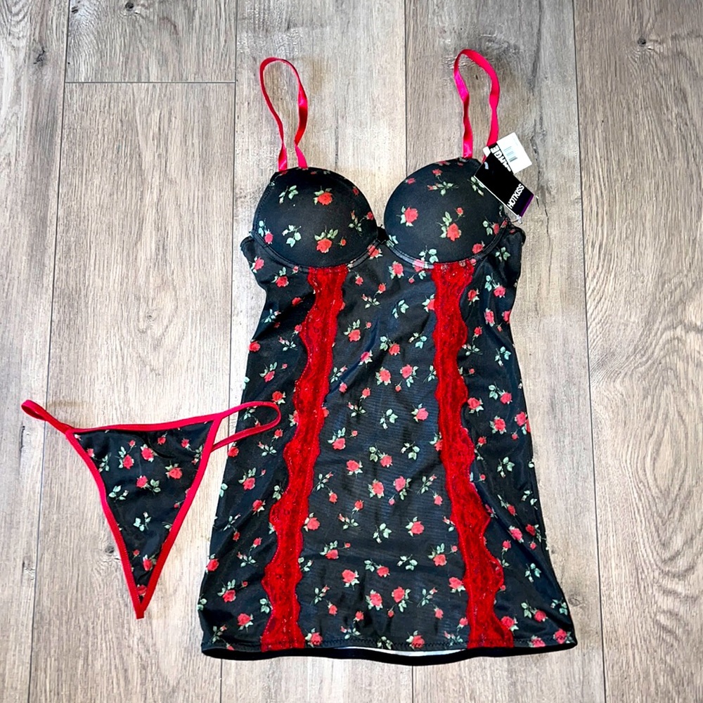 Pin-up style lingerie